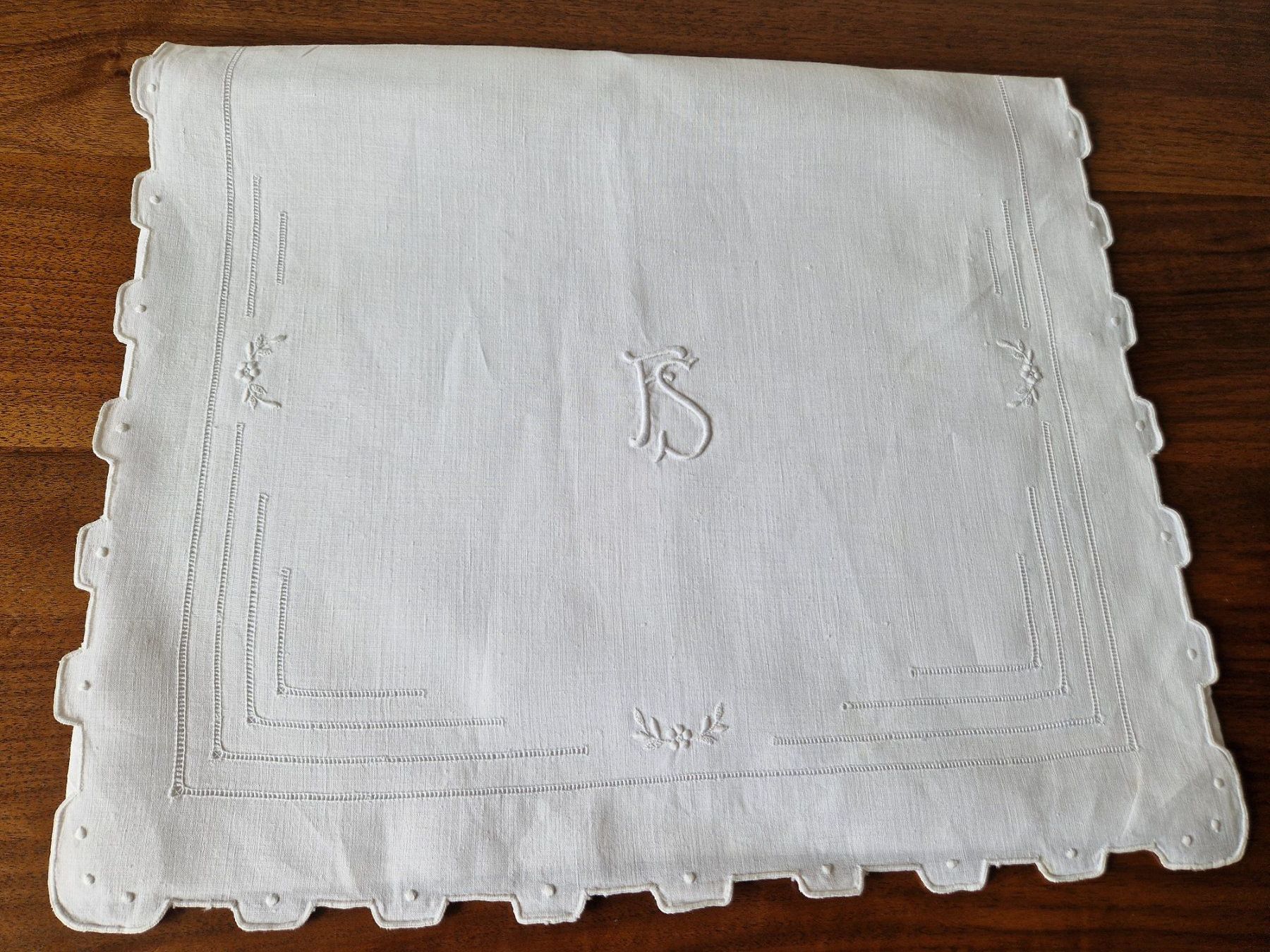 Linge de lit: Nachthemd Etui/ Fein Leinen – Neuf (Voir description) à Bern par Antikbatik