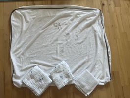 3 Mulltücher und 1 Wickelauflage Baby gute Zustan