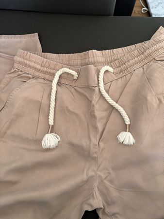 Coole Sommerhose, Khaki, Grösse 42, Top Zustand!