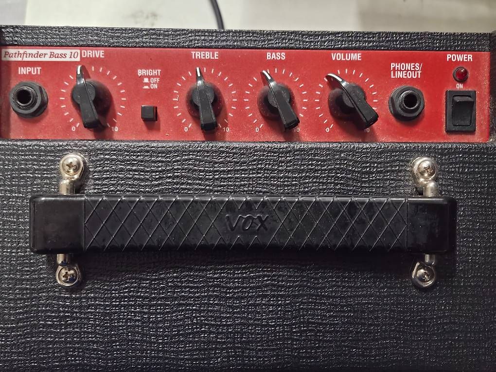 Vox Amplificatori: Vox Pathfinder 10 Bass Combo – Usato da Geneve venduto da AlbertFink74 1
