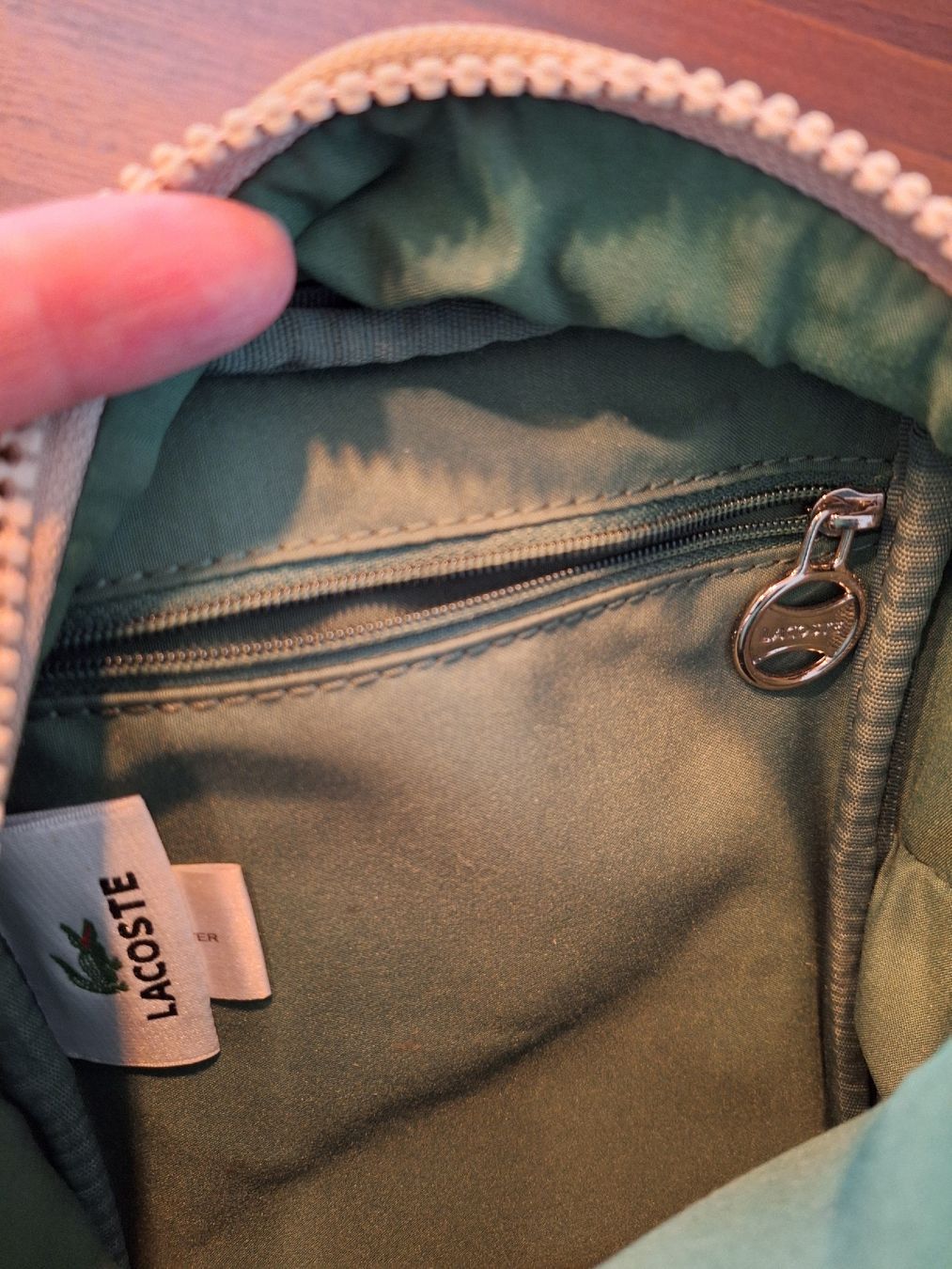 Lacoste Taschen: Umhängetasche Lacoste Canvas Beige Klein  – Gebraucht aus Spiez von Tanja_Strohmeier026 3