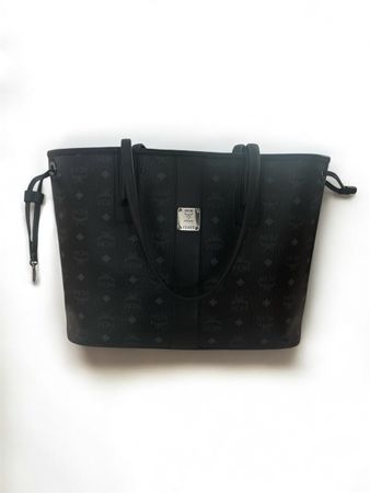 MCM „Liz“ MEDIUM Schwarz - Top Zustand!