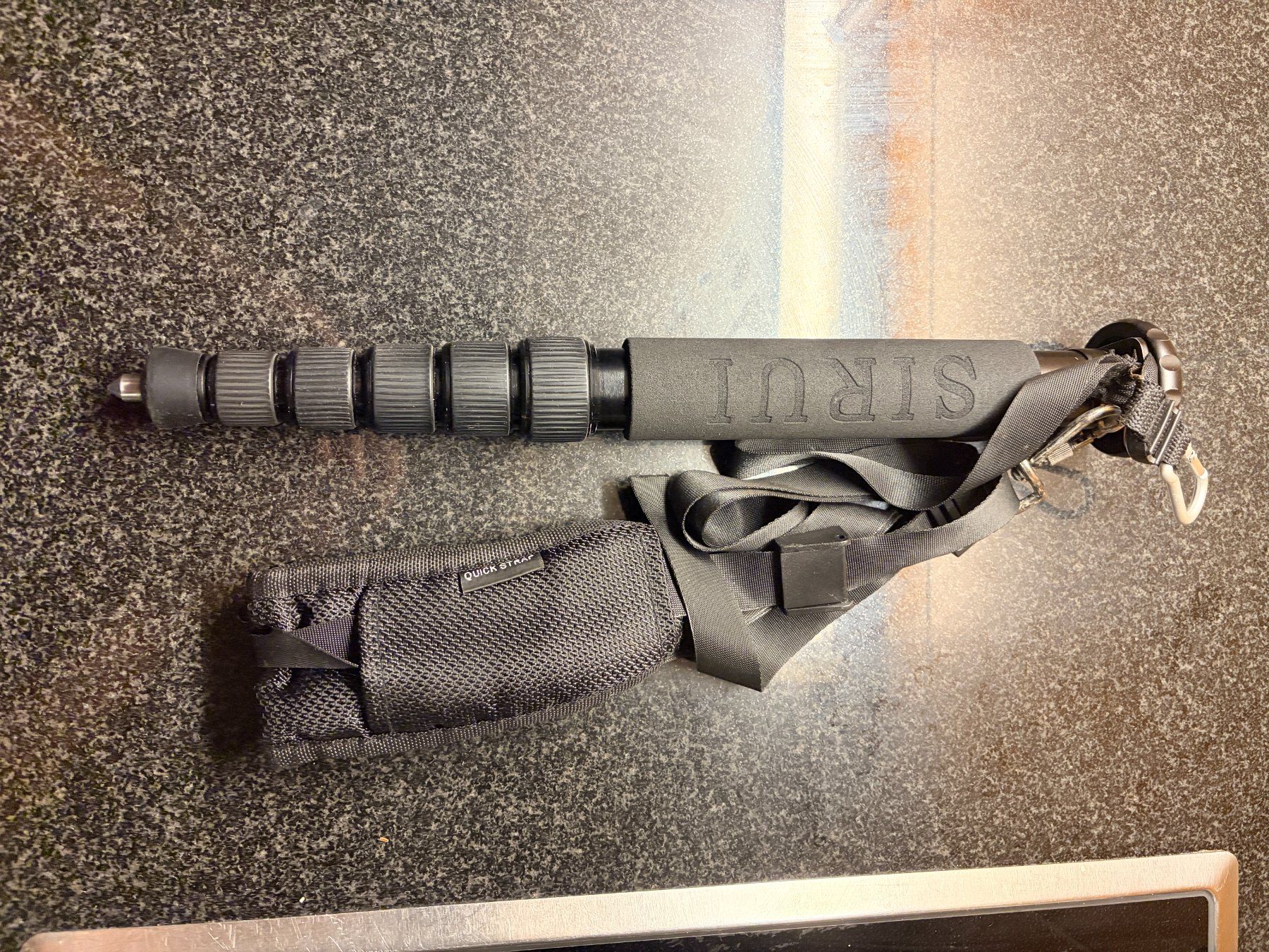 Sirui Stative & Stativköpfe: Monopode Sirui P-306 aluminium + sangle Quick Strap – Gebraucht aus Collombey von malik.bkn