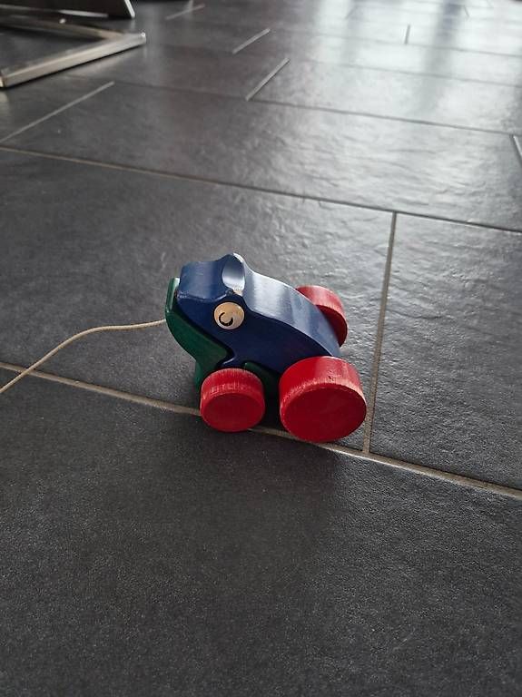 Spielzeuge: Holz-Ziehfrosch von Weizenkorn – Gebraucht aus Walkringen von akdz