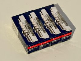 4 Stk. AUDI/VW Zündkerzen PK22PR8, DENSO, neuwertig Ab 1.-