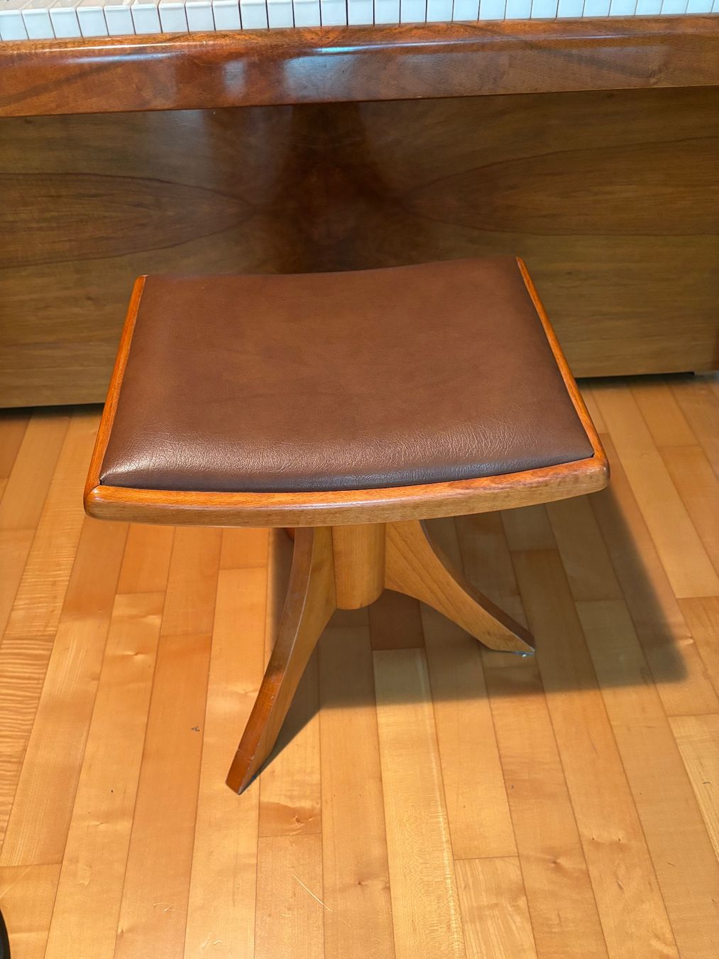Strumenti musicali: Klavier Knight London – Usato da Werdenberg venduto da Mchjavo 3