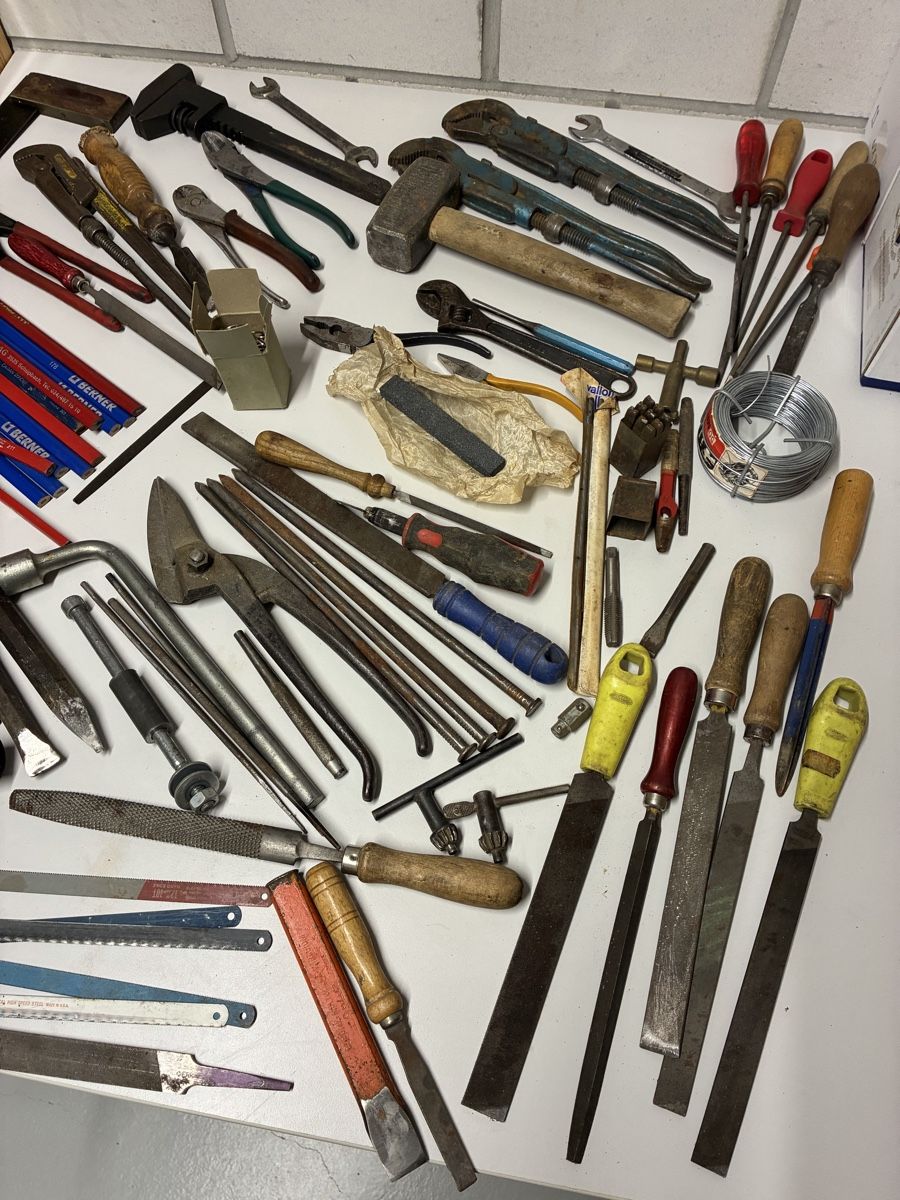 Tous les outils: Werkzeug 02 – D'occasion à Schüpbach par Tluky
