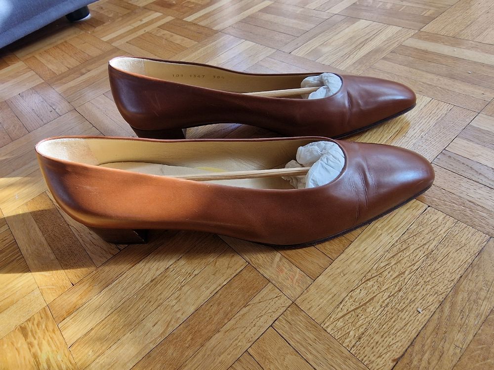 Escarpins Vintage Moschino Multicolores - Pointure 36, Occasion Très Bon état, Cuir, Talons Hauts