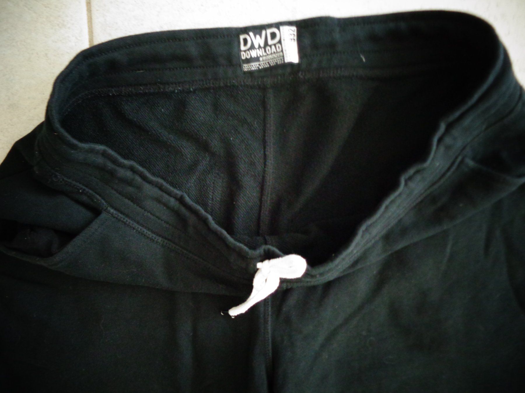 C&A Pantaloni: SHORTS C&A GR.176 – Usato da Rotkreuz venduto da Samballi 1
