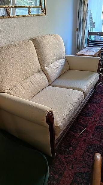 Sofas: 2 canapés de 2 places – Gebraucht aus Cologny von lob_q9zw