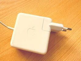 Original Apple 60W MagSafe 2 Netzteil A1435