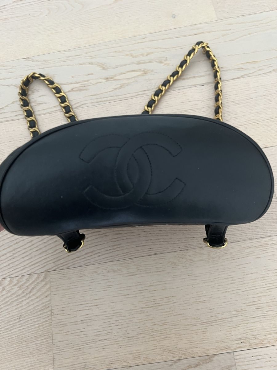 Chanel Rucksäcke: Chanel Duma Black Quilted Lambskin Classic Backpack – Gebraucht aus Wallisellen von SecretCloset 1