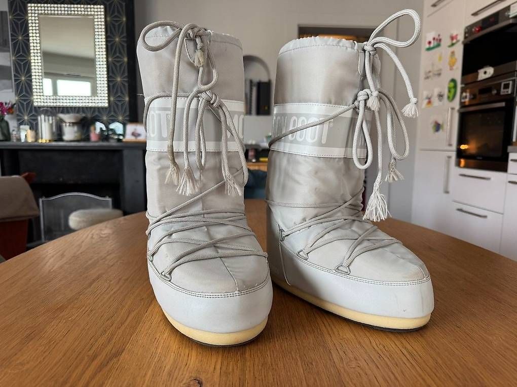 Scarpe da donna: Moon Boot Icon Nylon gris clair  taille 3538 – Usato da Geneve venduto da cilou79 1