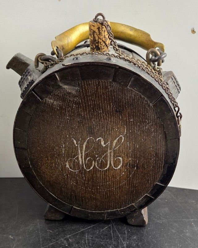 Bottiglie: Holzflasche Fässlein Feldflasche mit Monogramm – Usato da Flums venduto da Flumsantik