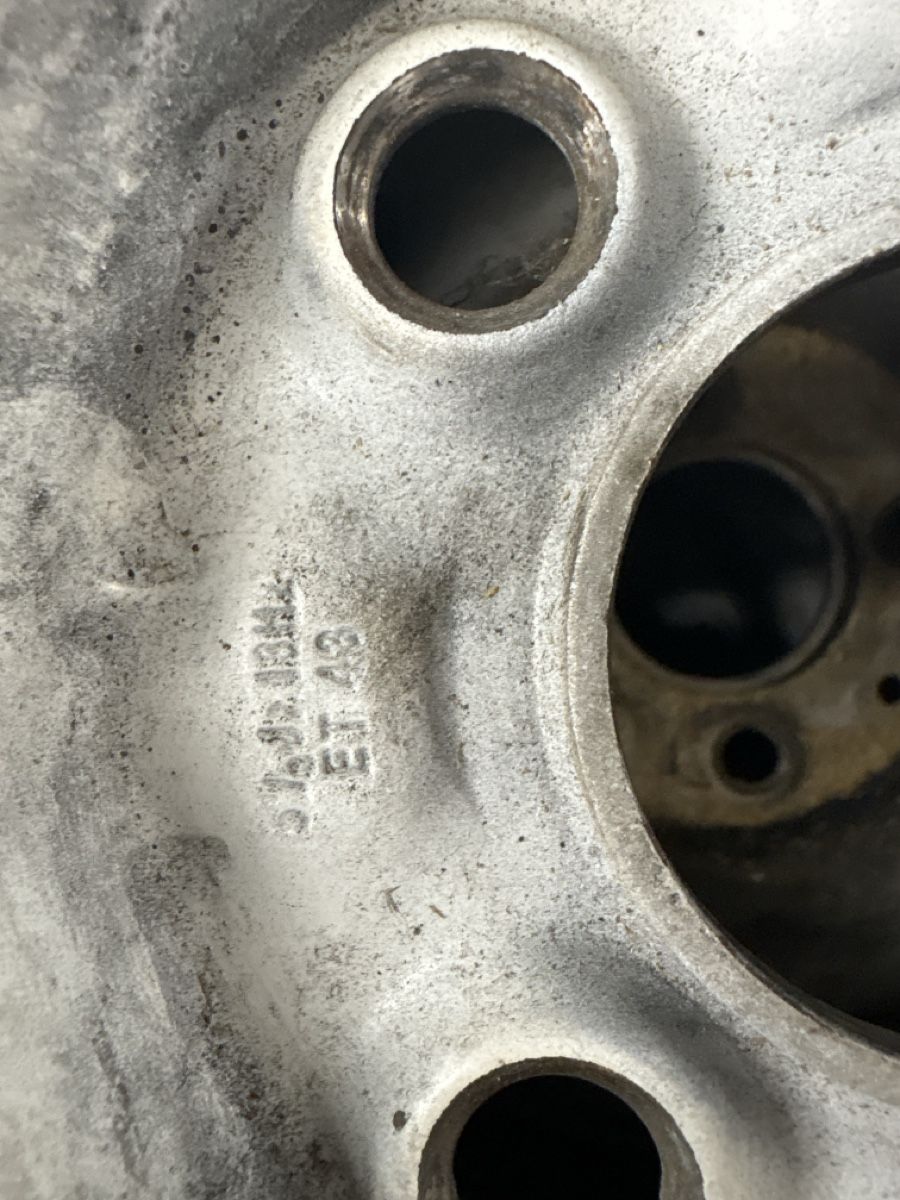 Volkswagen Alle Autoersatzteile: VW Golf 1 Räder – Gebraucht aus Oberwil (Dägerlen) von 1997 2