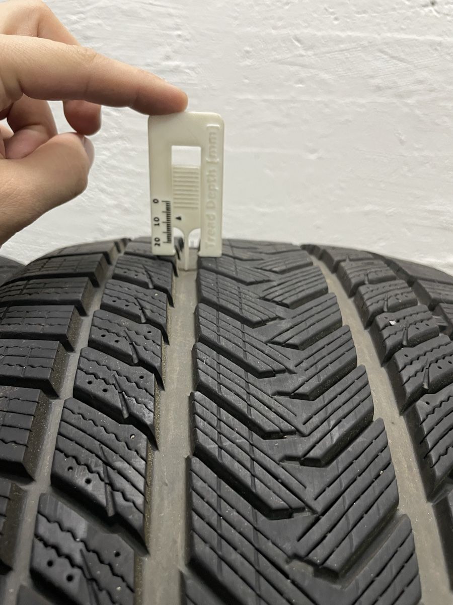 Pneumatici & Ruote complete: 2x Gripmax Winterpneu 265/30R19 – Usato da Sirnach venduto da MotionModular 2
