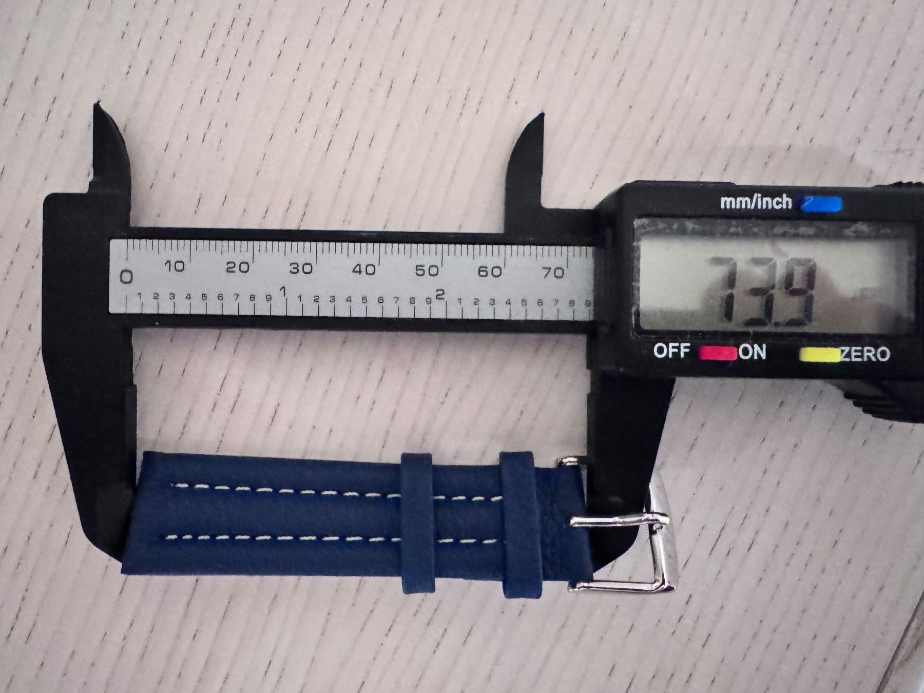 Armbänder & -reifen: Stylish Blue Leather Watch Strap - 20mm - New! – Neu und originalverpackt aus Zürich von 613_g8jy 5