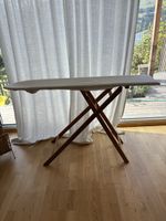 Bügelbrett aus Holz klappbar mit Bezug guter Zustand