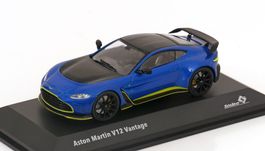 Aston Martin V12 Vantage Coupé 2022 blau met. / matt-schwarz