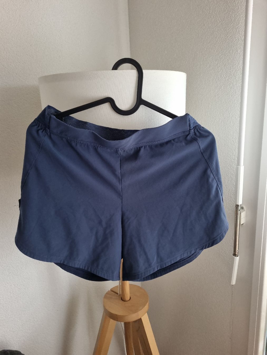 Decathlon Pantaloni: Quechua Sports Shorts Size M – Usato da Aigle venduto da Smagbrelle18