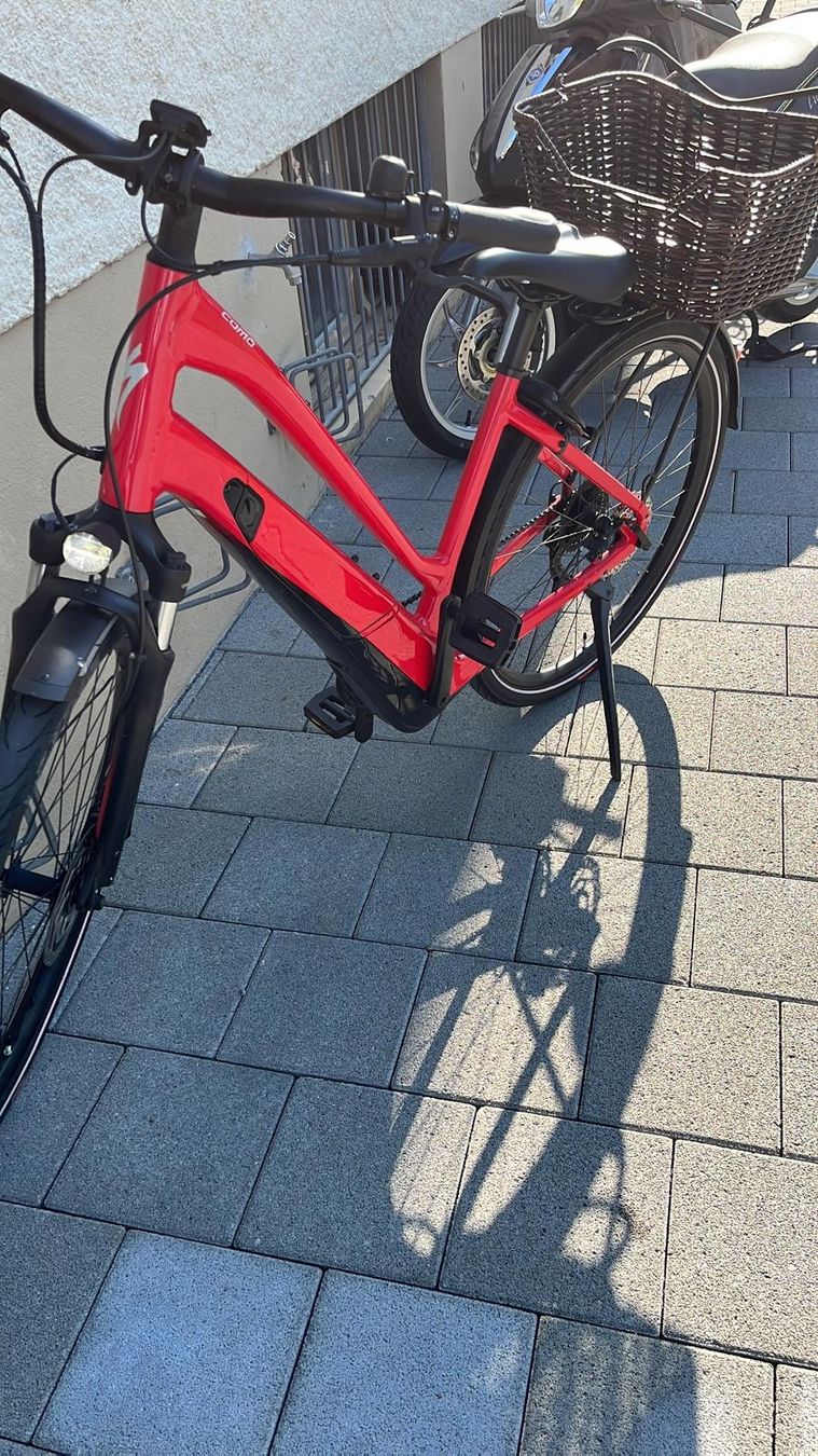 Specialized Biciclette: Rotes E-Bike Specialized Como 3.0 – Difettoso da Aarwangen venduto da chiffra