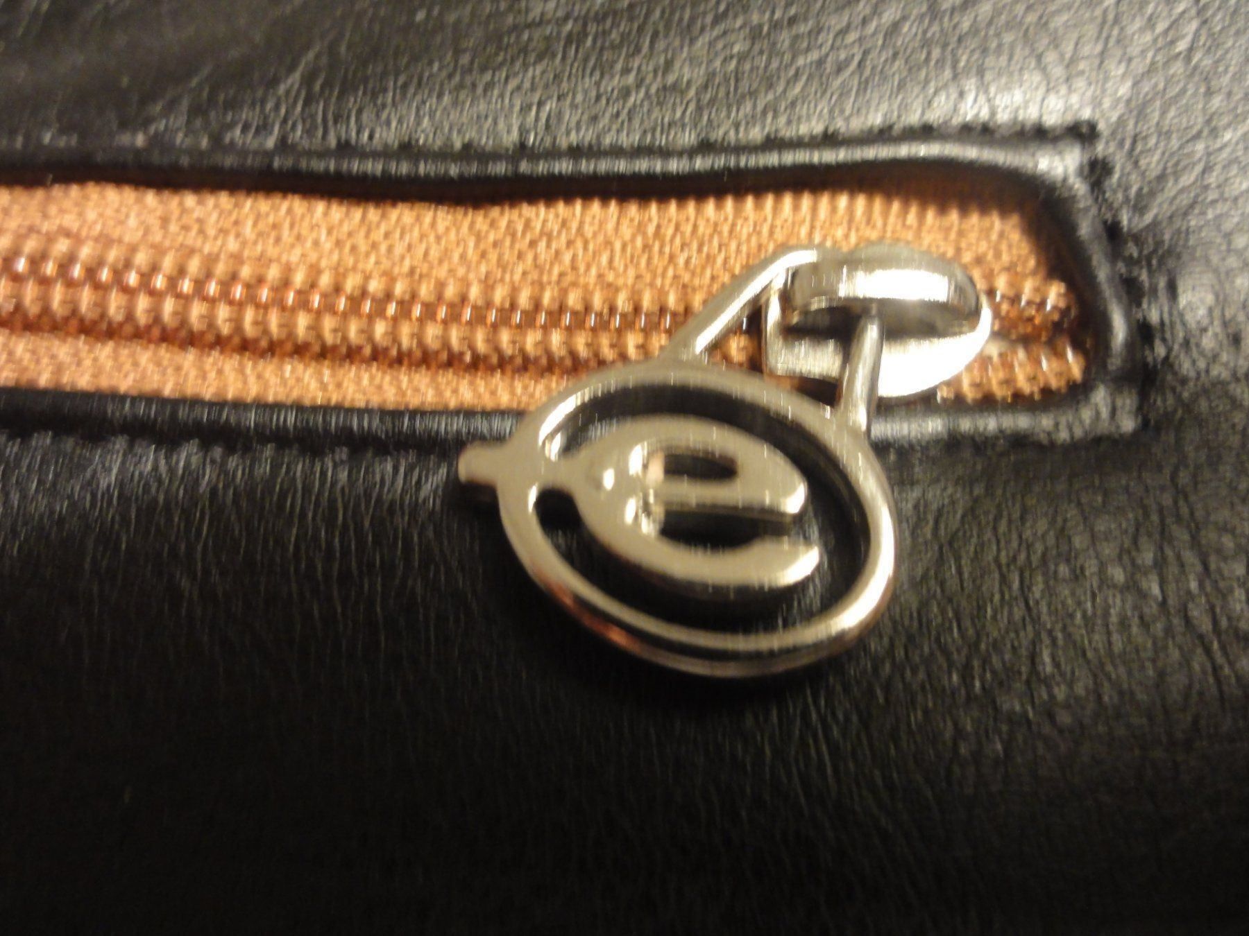 Borse da donna: Handtasche Emel – Usato da Steffisburg venduto da Robinh.17 1