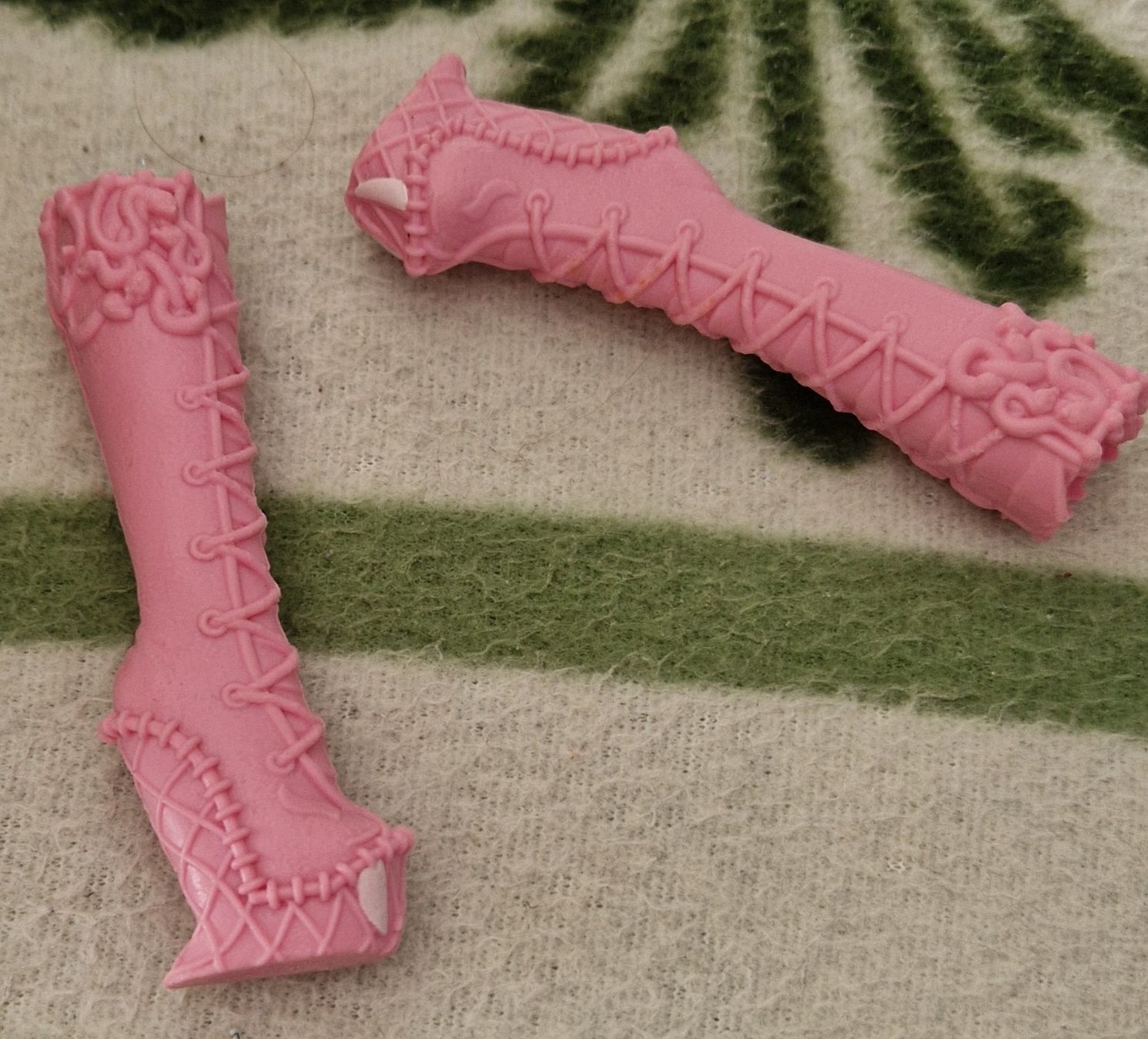 Bambole: bottes pour Barbie – Usato da Couvet venduto da Pioune