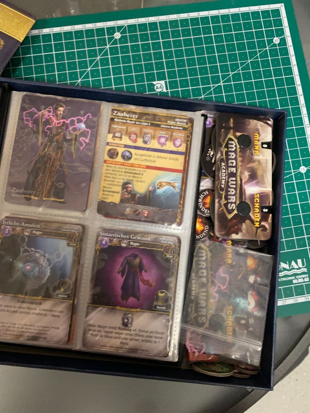 Pegasus Spiele Spiele: Mage Wars Academy plus 2 Decks – Gebraucht aus Zug von Starkeente 2
