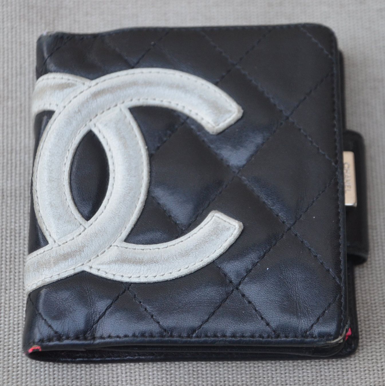 Chanel Portamonete: Chanel Portefeuille / Geldbörse – Usato da Collonges venduto da arashee 1