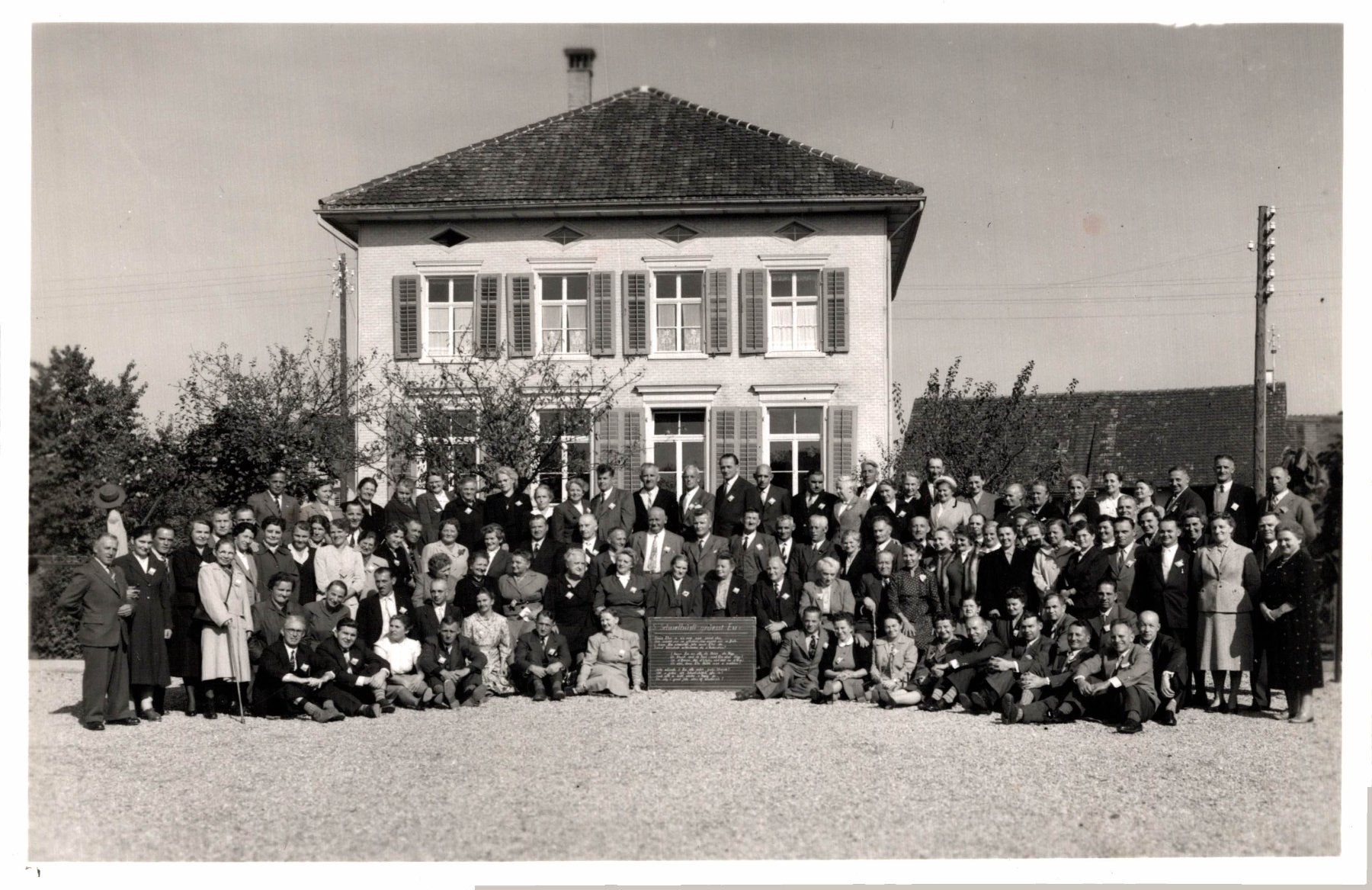 Cartes postales: Romanshorn "S'Schulhüsli grüesst eu" – D'occasion à Bronschhofen par Astore
