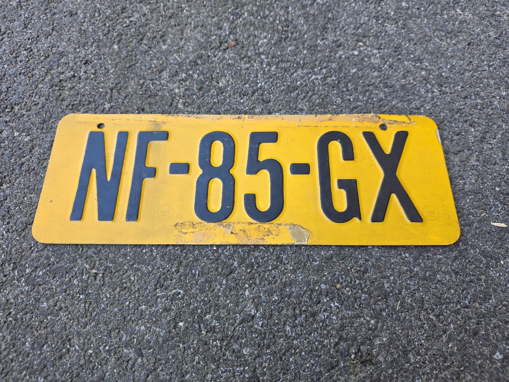 Ecriteaux: Nummernschild NF-85-GX  – D'occasion à Dorf par Echo_Elements 1