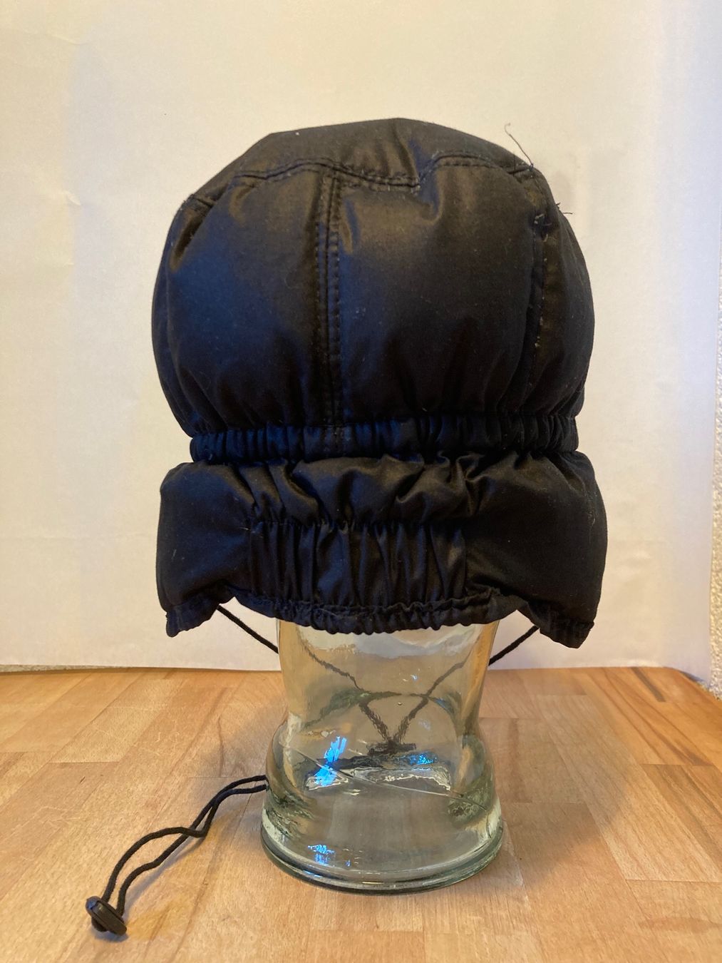 Copricapi, berretti & cappellini: Vintage Y2K Goosed Beanie Compte de Florence – Usato da Zürich venduto da le_souk 3