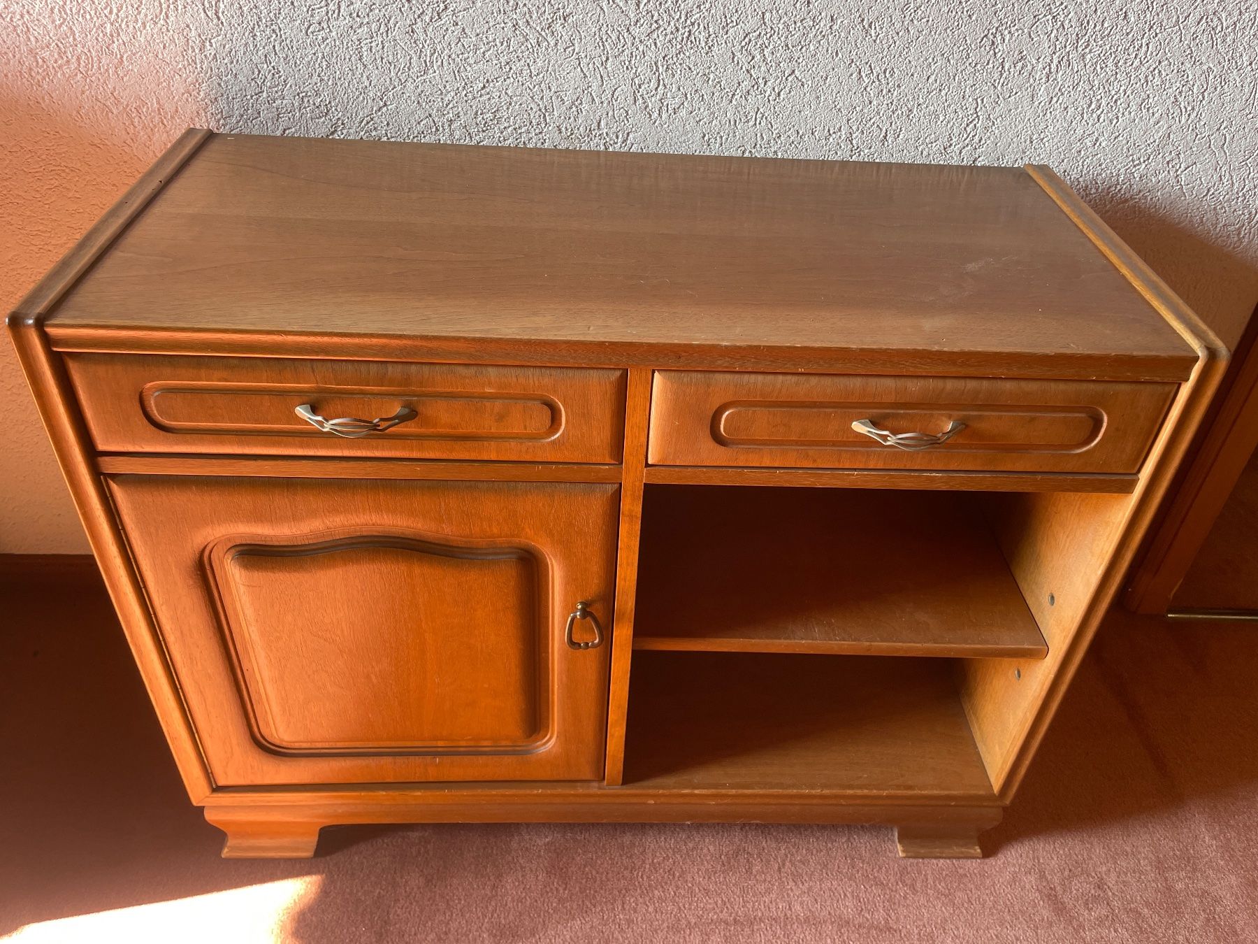 Cassettiere: Pago Mid-Century Kommode/Sideboard Vintage – Usato da Volketswil venduto da rubin74