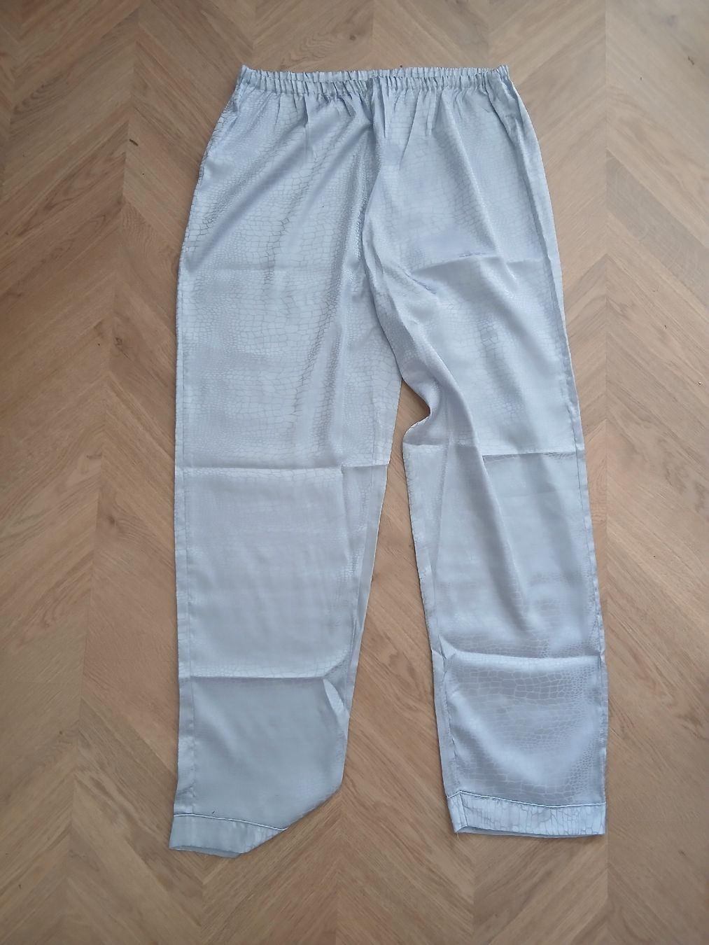 Pigiami: Oscar Silk Pyjama Grey Silver Men Size M – Nuovo (secondo la descrizione) da Wil SG venduto da tre_g2l7 4