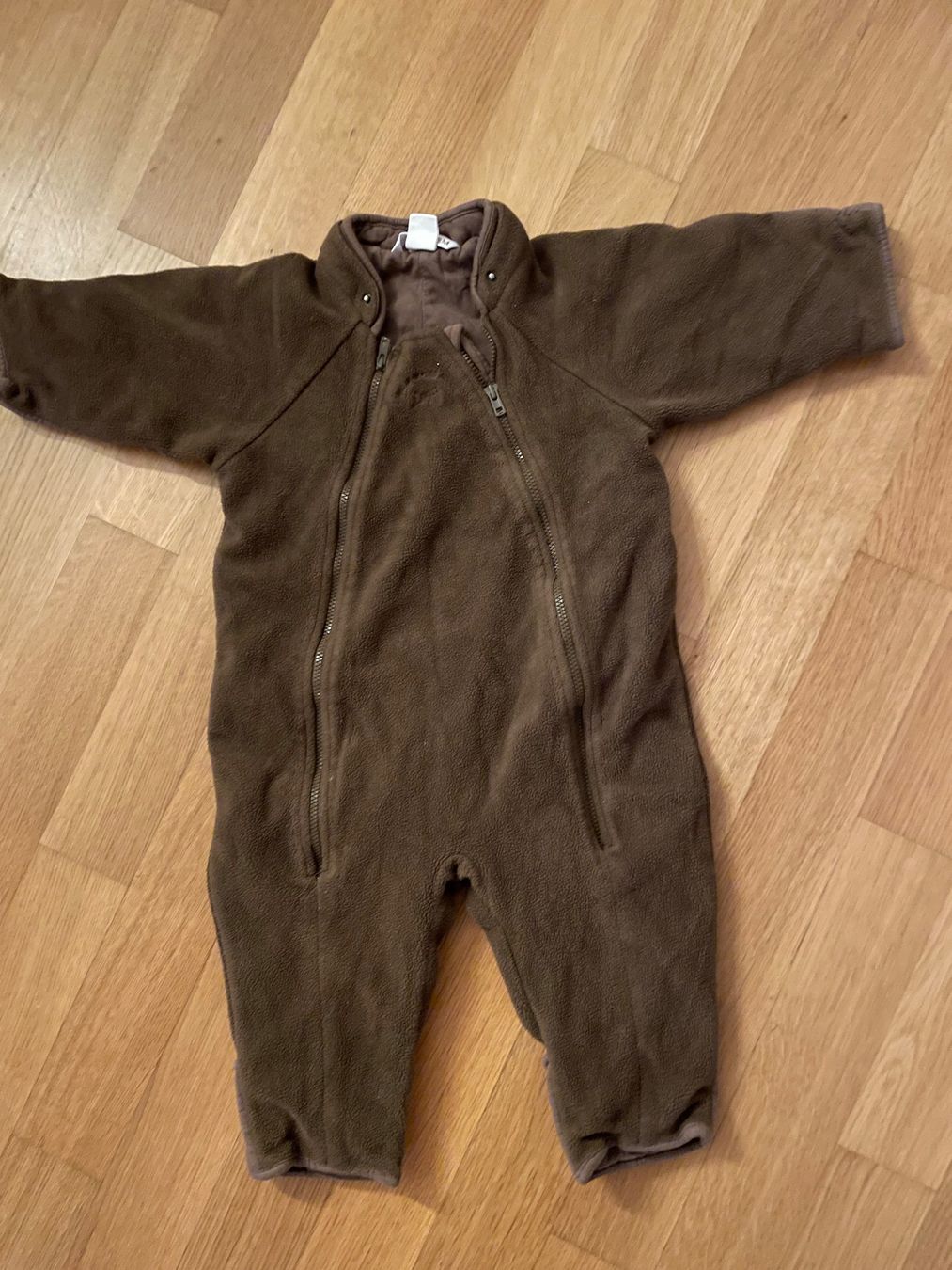 Lotti & Set di vestiti: Zwei Plüschoverall / Winteroverall, Gr. 62 – Usato da Rotkreuz venduto da Rajah 1