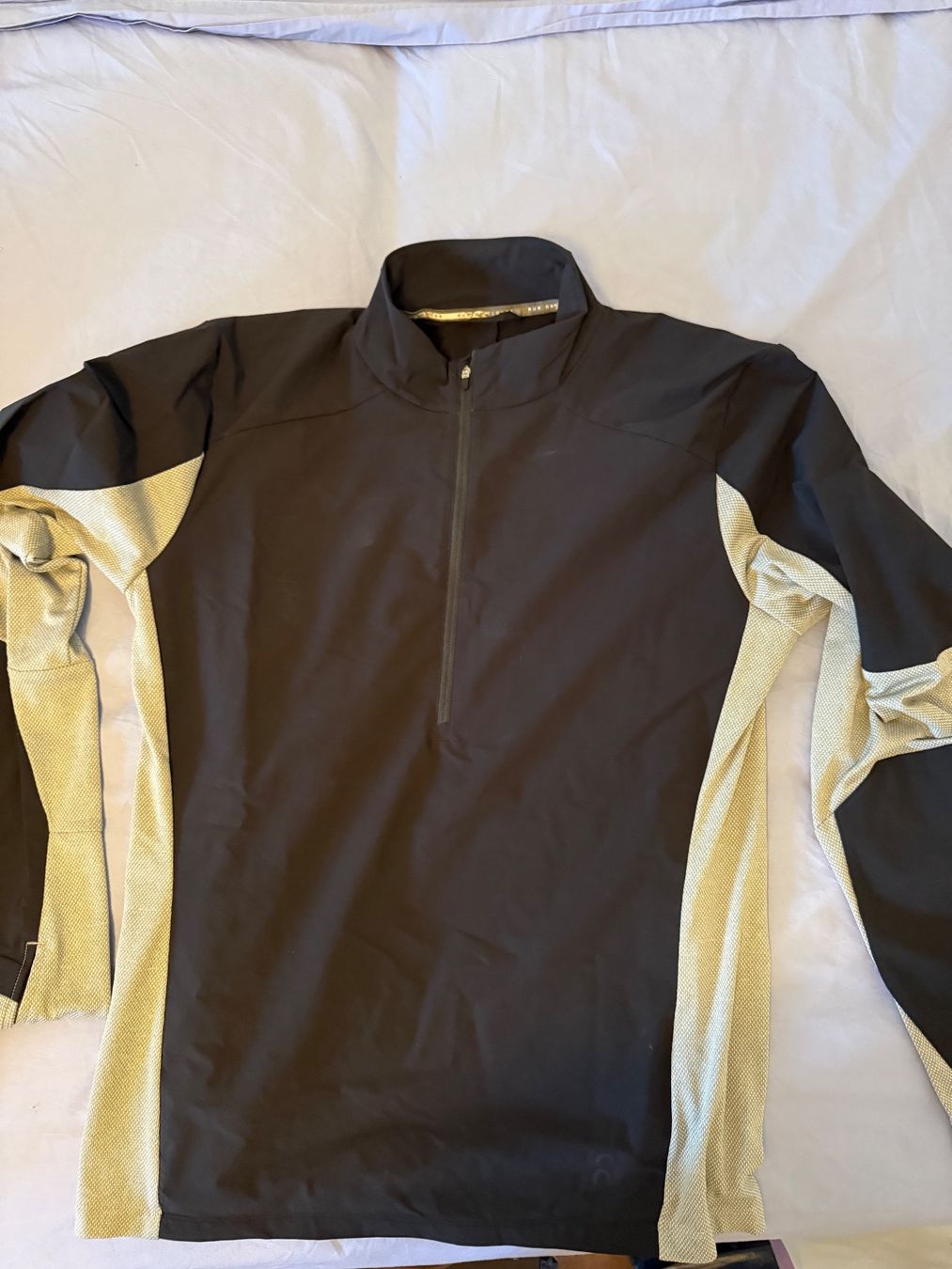 Lotti di vestiti: On Running 8+1 Performance T Bundle – Usato da Erlenbach ZH venduto da pol30 8