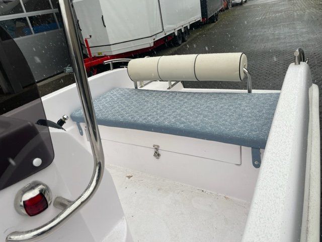 Barche: Motorboot mit Mittelconsole – Nuovo e nell'imballaggio originale da Kriens venduto da monte06 4