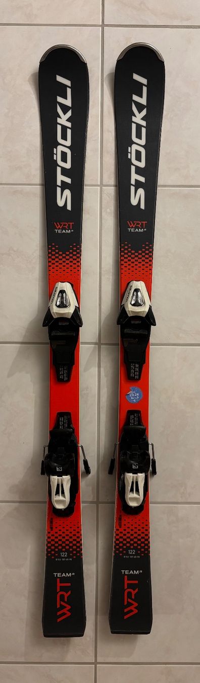 Stöckli Sci: Ski Stöckli WRT Team Junior 122 cm – Usato da Zufikon venduto da eskilt