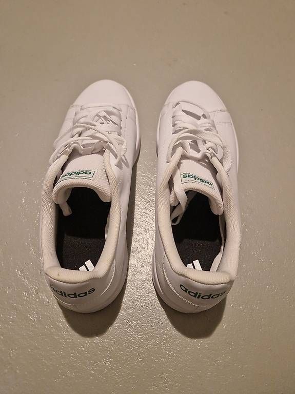 Adidas Chaussures hommes: Adidas Advantage Base 46 NEU – D'occasion à Muttenz par vba_r8ln 2