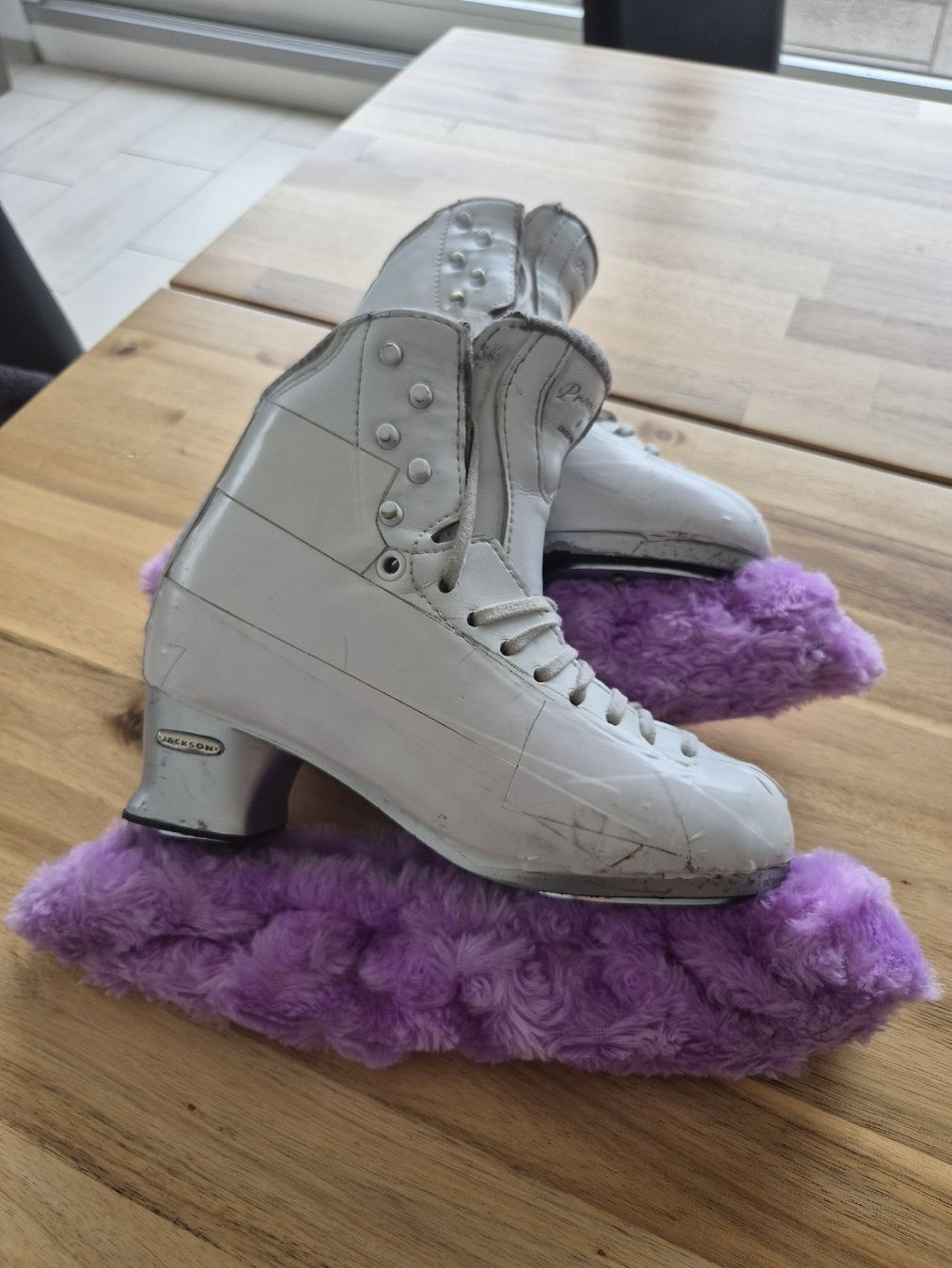 Jackson Pattini da ghiaccio: Schlittschuhe Jackson Premiere  240 – Usato da Therwil venduto da srl_67bl