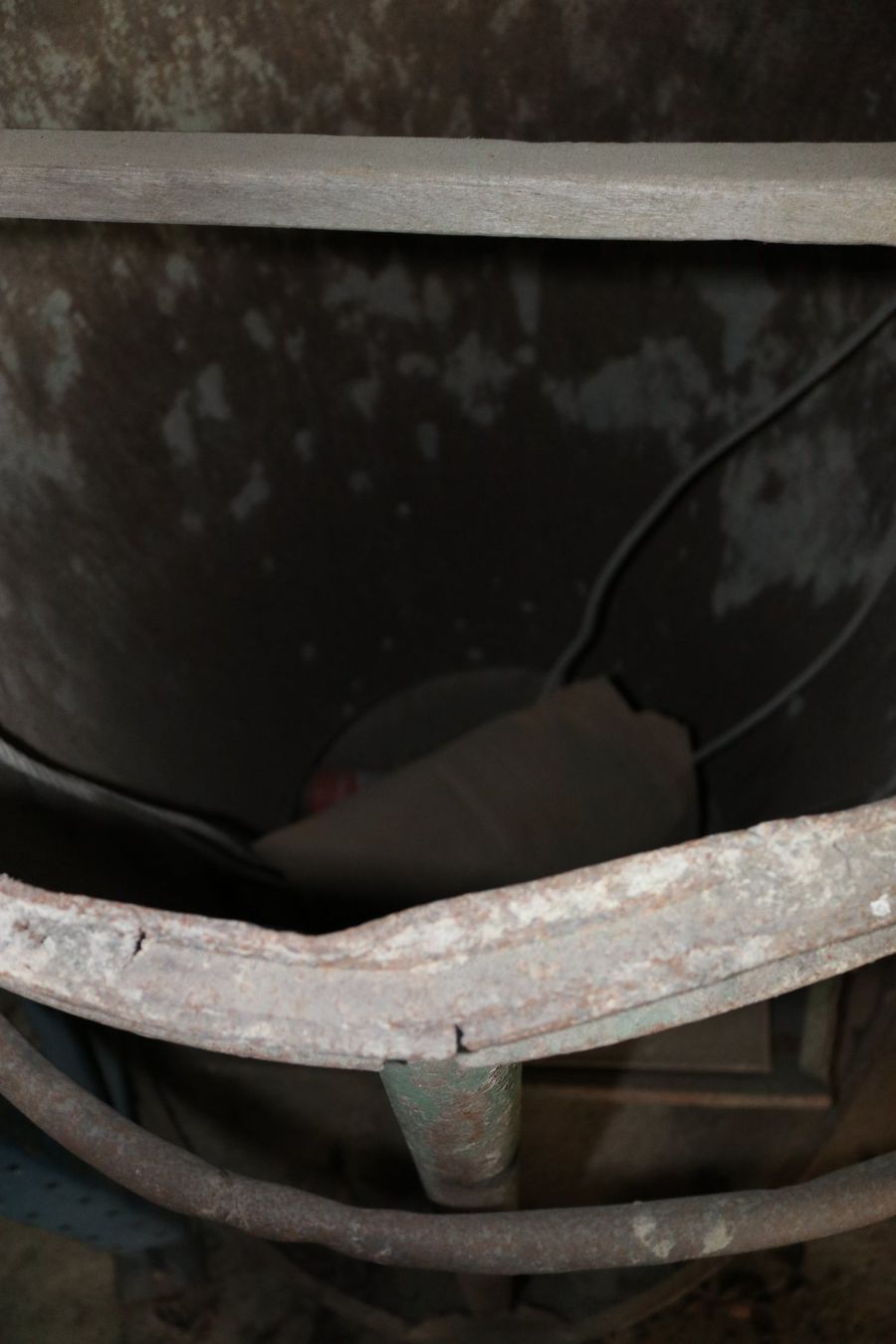 Contenitori edile: Betonkübel, ca. 400 Liter – Usato da Unteriberg venduto da Konstibau 1