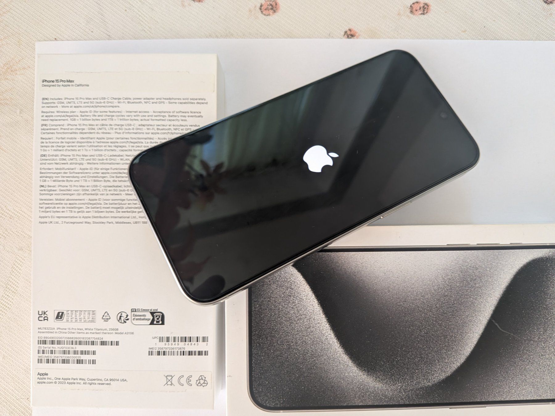 Apple Telefoni cellulari / Smartphones: Iphone 15 pro max 256 GB, blanc titane, comme neuf – Nuovo (secondo la descrizione) da vevey venduto da nicbu 7