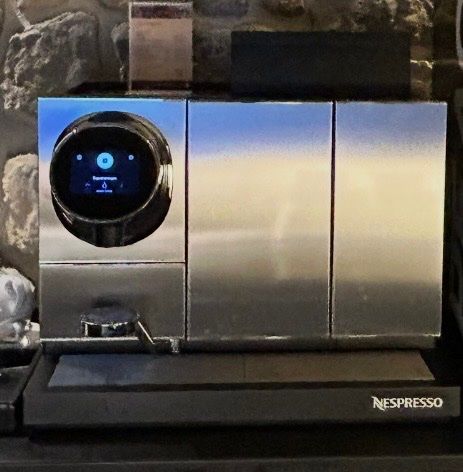 Nespresso Kaffeemaschinen & Espressomaschinen: Nespresso Momento 120 – Gebraucht aus Grindelwald von oberlaender1968