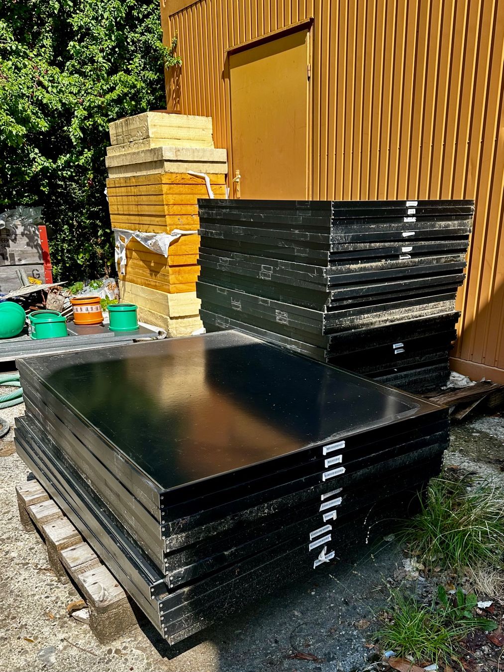 Dispositivi a energia solare: Solar Frontier SF165-S Photovoltaikmodul 165Wp. – Usato da Biel-Benken BL venduto da Denali4 5