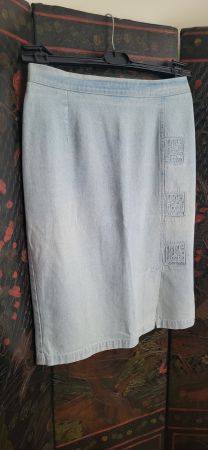 2 Jupes jean bleu clair. *VINTAGE*