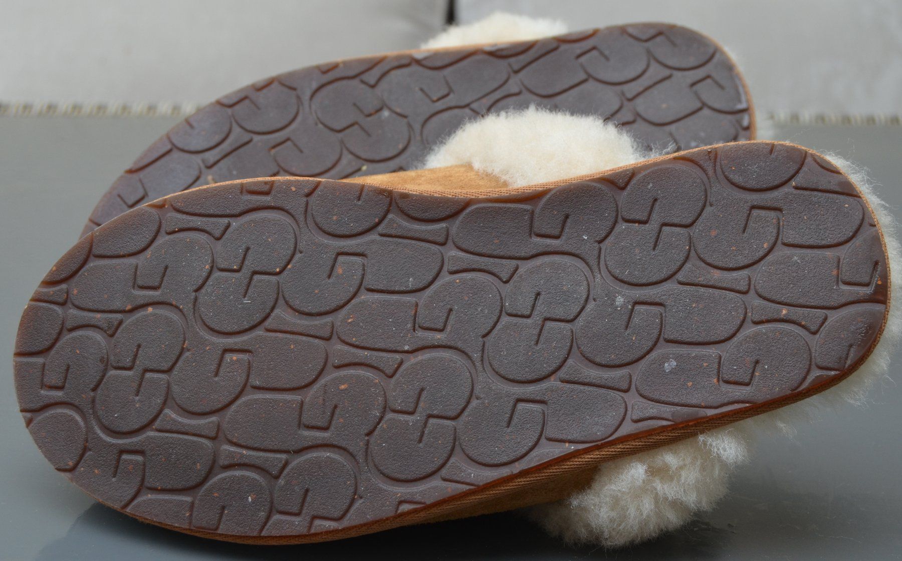 Ugg Scarpe da donna: UGG Scuffette II .37 Hausschuhe / pantoufles – Usato da Collonges venduto da arashee 6