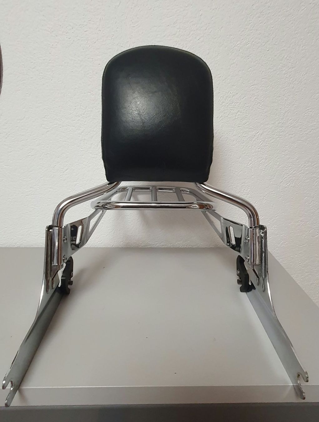 Harley-Davidson Topcase: Original Harley Davidson Sissybar hoch – Usato da Brienz BE venduto da 20donaldduck16