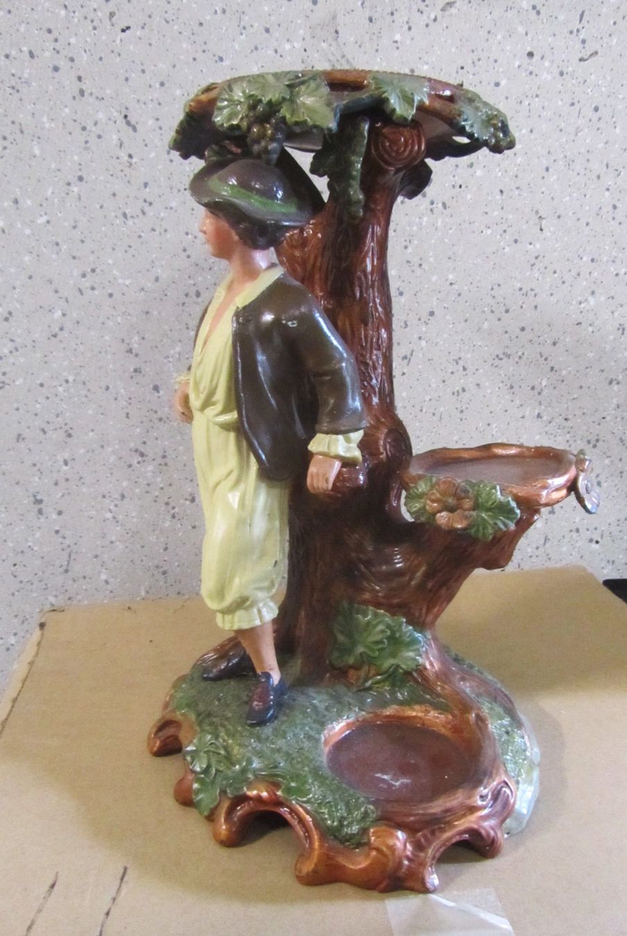 Tutte le decorazioni: Antike Keramik Blumengestell/Figur – Usato da Seengen venduto da mikelele 2