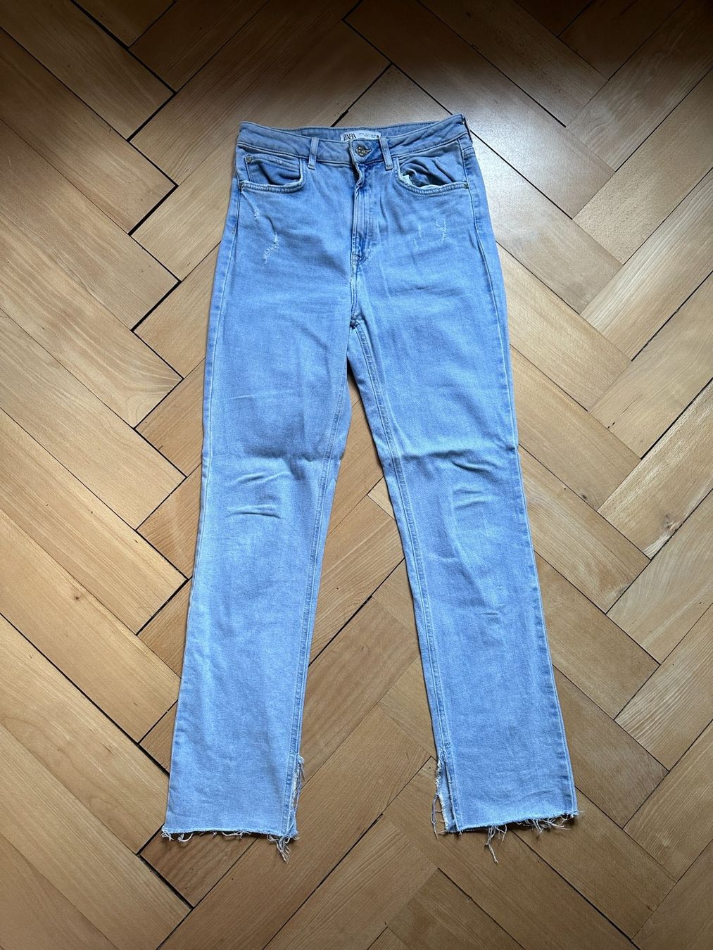 Zara Jeans: ZARA - High Waist Jeans hellblau 38 – Gebraucht aus Zürich von Diazaio