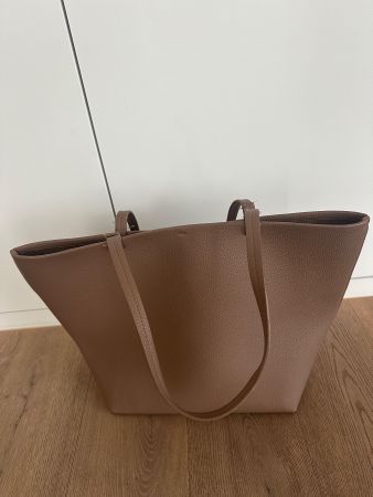 Tasche Farbe Taupe Kunstleder. Neu